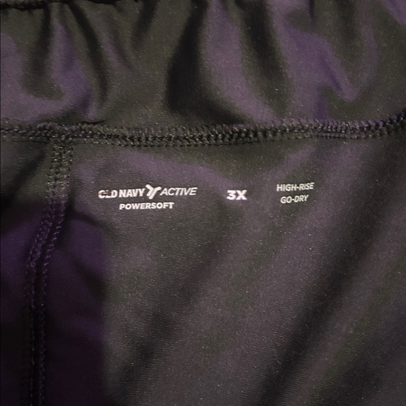 Old Navy Women's Black Athletic Shorts - Picture 3 of 4